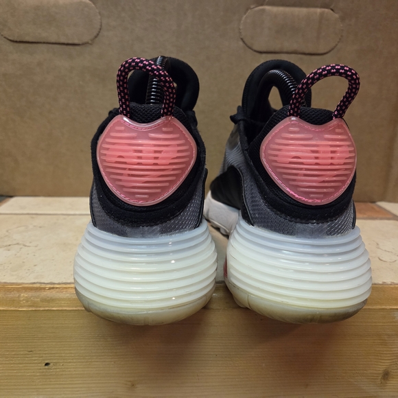 Nike Air Max 2090 Black/Metallic Silver Pink Women's Size 8 - Picture 4 of 8